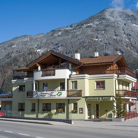 Apartments Zum Grian Bam Ried im Zillertal Exterior photo