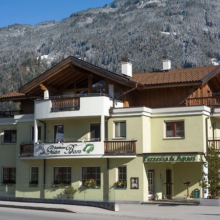 Apartments Zum Grian Bam Ried im Zillertal Exterior photo