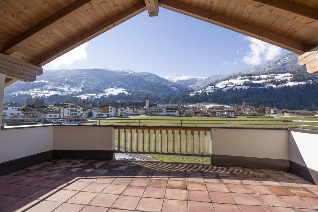 Apartments Zum Grian Bam Ried im Zillertal Room photo