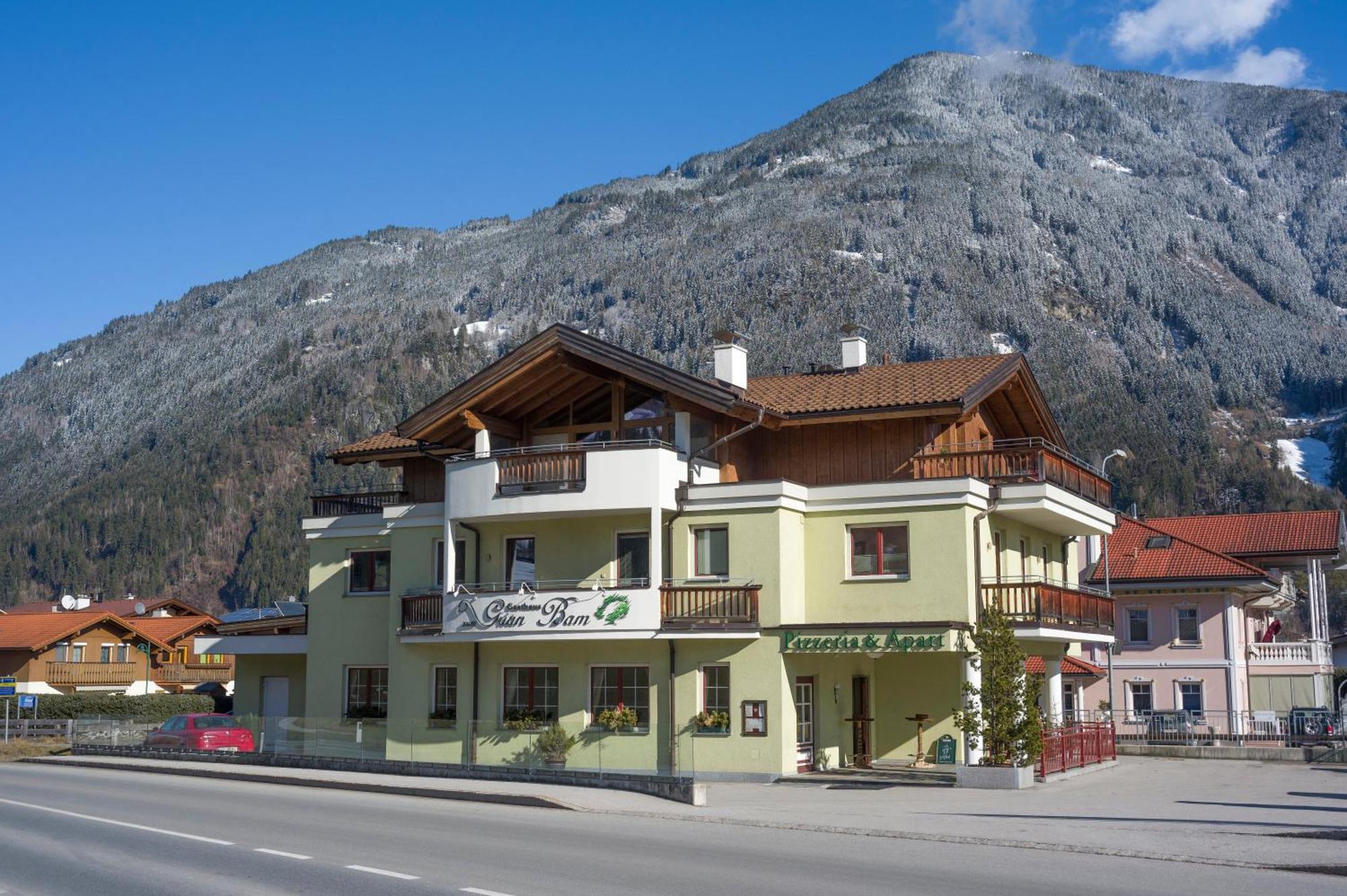 Apartments Zum Grian Bam Ried im Zillertal Exterior photo