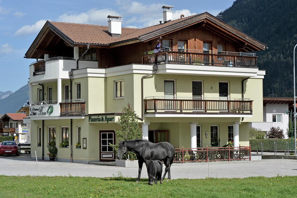 Apartments Zum Grian Bam Ried im Zillertal Room photo