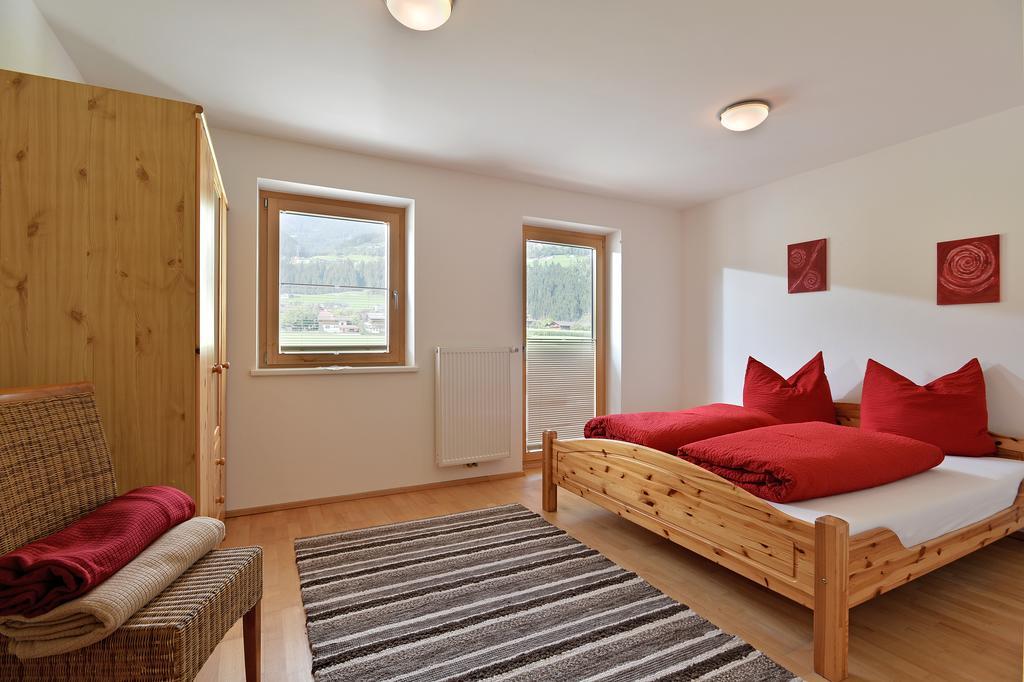 Apartments Zum Grian Bam Ried im Zillertal Room photo